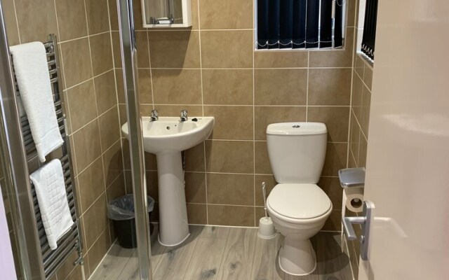3 bed Bungalow Waterloo by Pureserviced