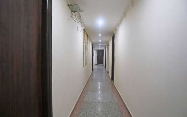 Oyo 13306 Rampal Palace