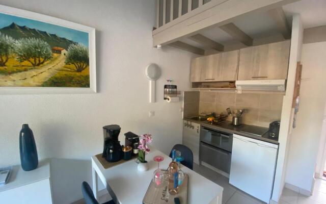 Golfe St Tropez Magique T2 duplex vue mer piscine, garage