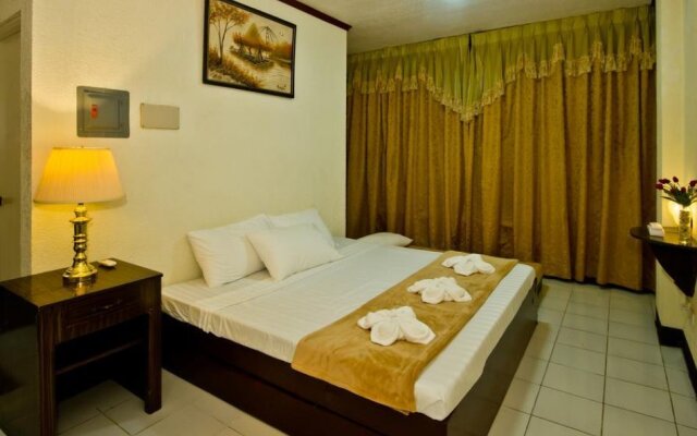 La Charica Inn & Suites