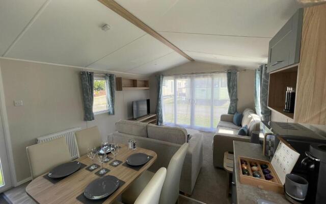 Static caravan J2, The fairway holiday park