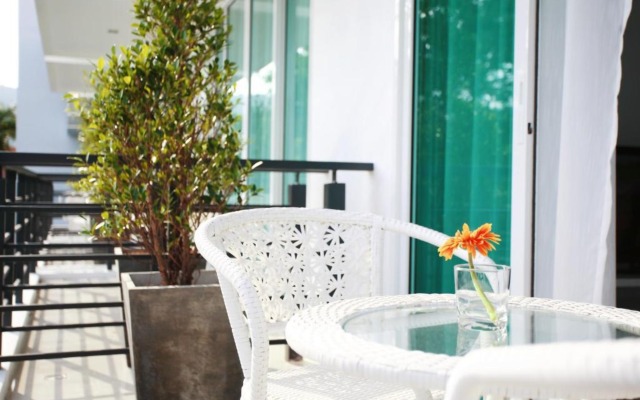 One World One Home Naiharn Hotel