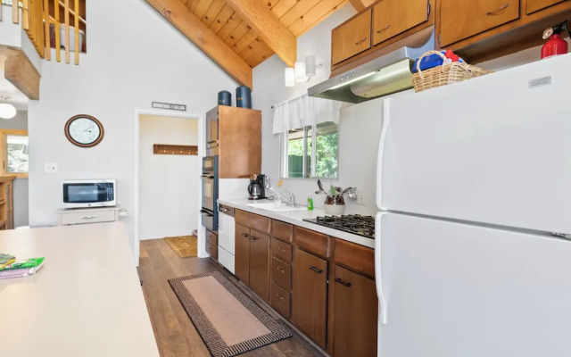 Moonlight Shores Lakefront