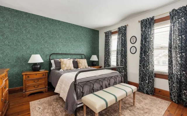 German Charm Suites Sleeps 8!