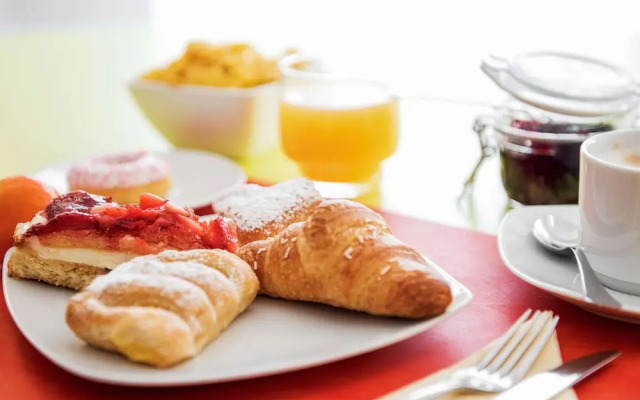 Ibis Styles Milano Agrate Brianza (17Km From Milan)