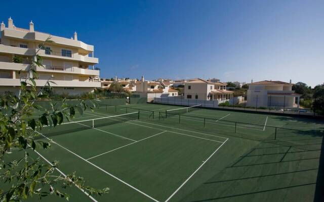 Stylish 2BR Apartment With Pool, Parking & Wifi