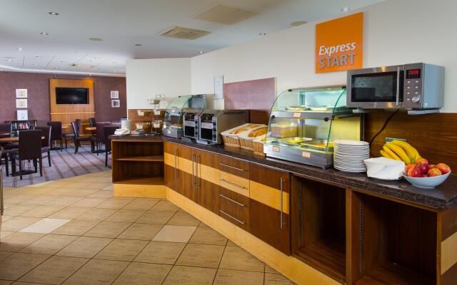 Holiday Inn Express Swindon City Centre by IHG