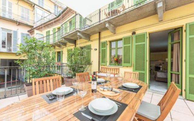 Il terrazzo e l'appartamento diVino