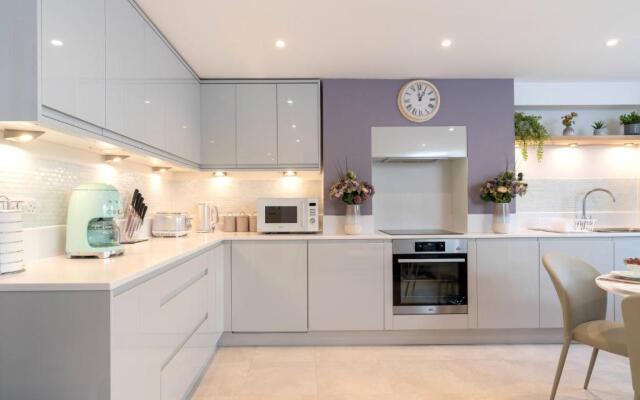 Stunning 2 Bed in the Heart of Cheltenham!
