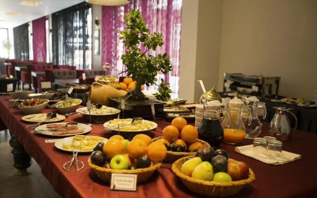 Kalevera Hotel
