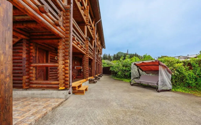 House Izbushka (Zhiloj dom)