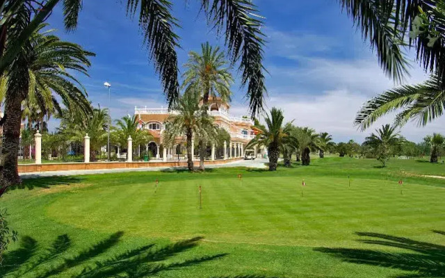 Oliva Beach Club