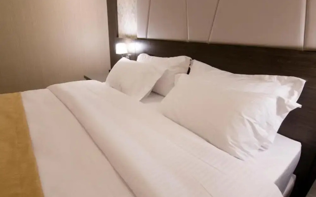 Ayan Hotel