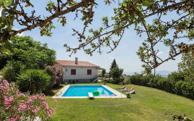 Dream Holidays in a Luxurious Garden Pool Villa