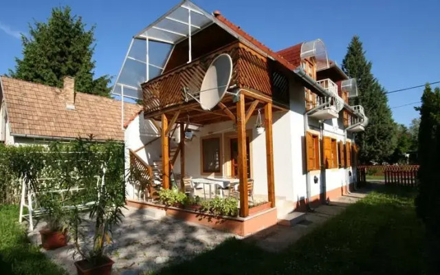 Jokai Apartments