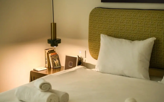 Sophisticated Tel Aviv Retreat 1BR Apt