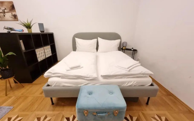 Sissi Royal Suite - Inner City 4 bedroom apartment