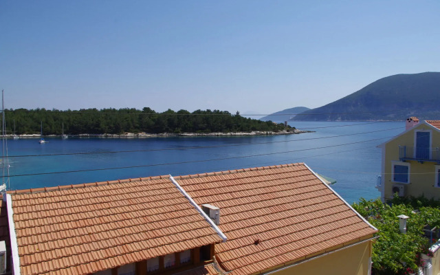 Faros Suites - Adults Only