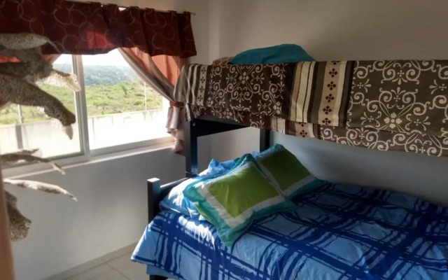 Bonita Casa en Condominio con Alberca y Acceso al Lago