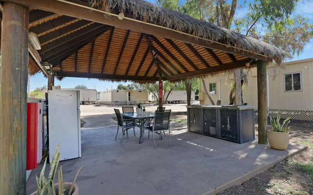 Aaok Moondarra Accommodation Village