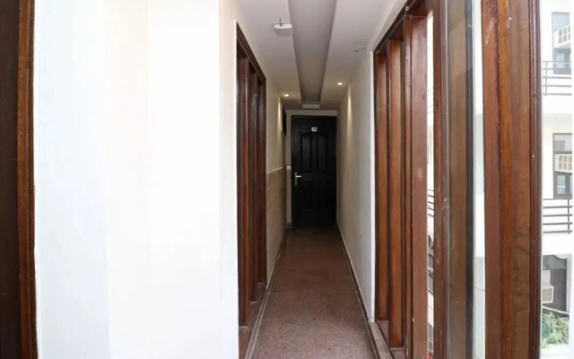 Oyo Flagship 28064 Sector 28 Rajendra Colony