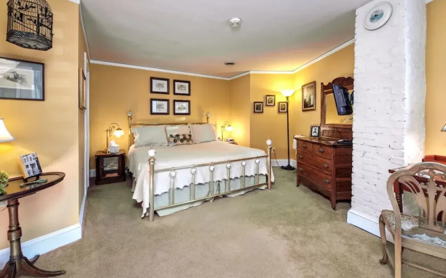 Chez Amis Bed and Breakfast Inn