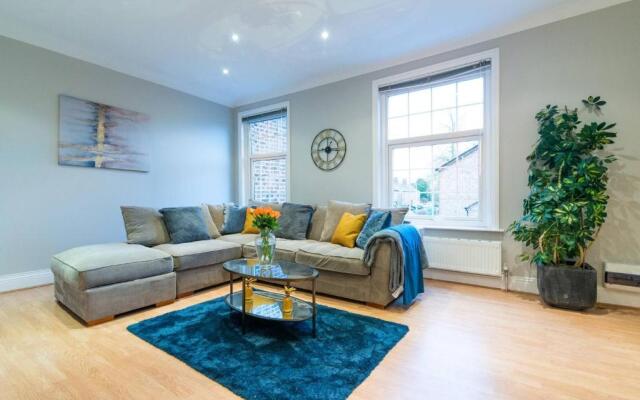 Modern Living 2 Bedroom Apartment South Wilmslow