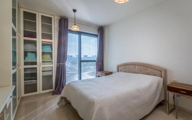 Front of Beach next Ritz Hotel - 3 Bedroom& 3 Bathroom