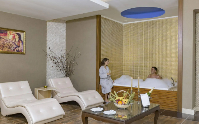 Royal Alhambra Palace - All Inclusive