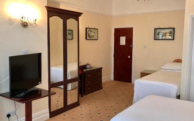 Churchills Hotel