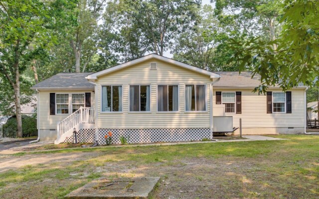 Idyllic Home w/ Pool & Patio - 4 Miles to Beach!