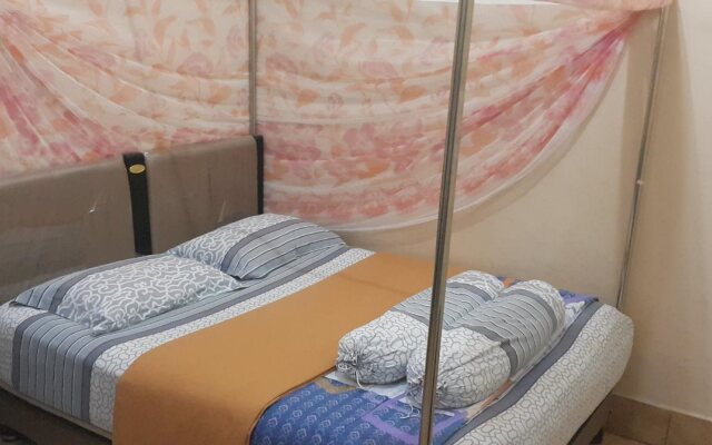 Hotel Any Lestari Lakey