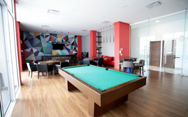RealLuxe Stylish apartment with pool and gym