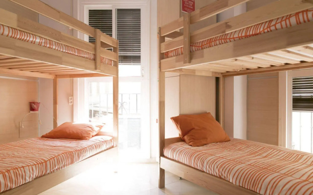 Chinitas Urban Hostel