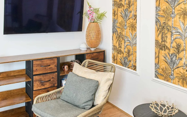 Host Stay Urban Nest