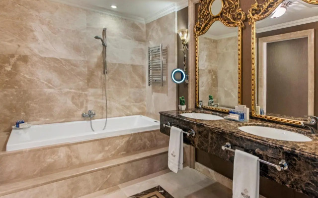 Elite World Van Hotel 5*