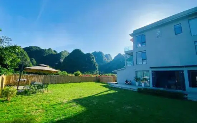 Wan Feng Lin LAN Xi b&B