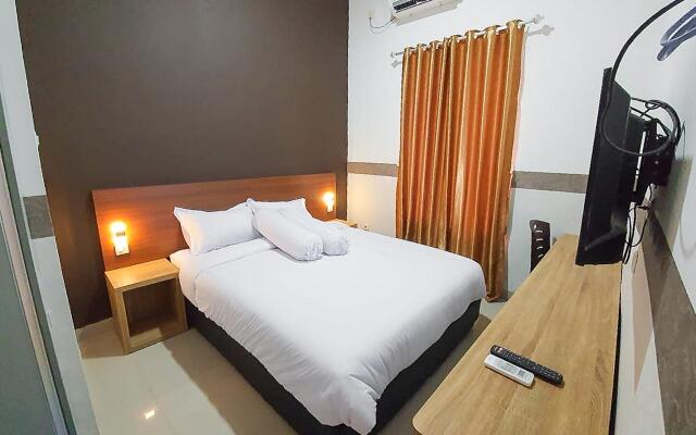 RedDoorz Syariah near Kota Cinema Mall Jatiasih