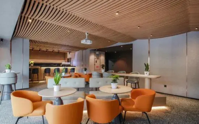 ZMAX Hotel