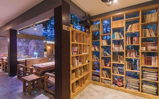 Wuyishan Old Street Sen Live British Inn