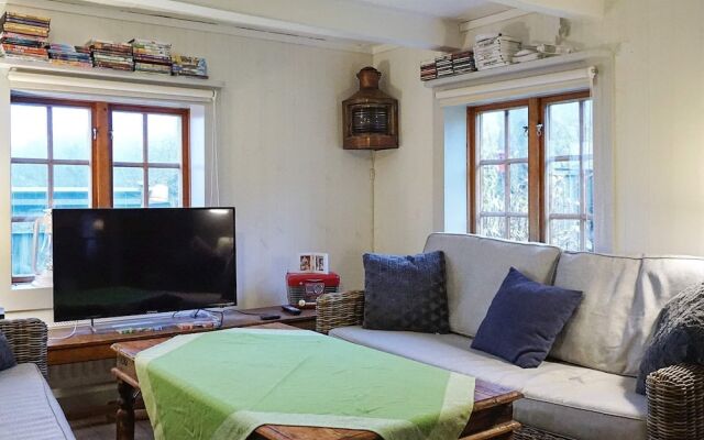 6 Person Holiday Home in Hamburgsund