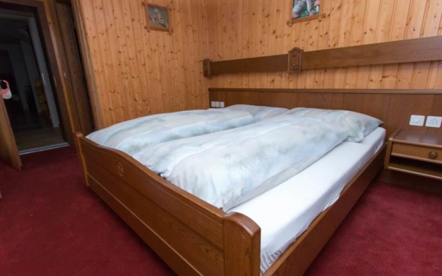 Monte Rosa 22210