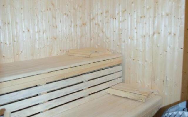 Lagrange Prestige, Le Pic De Lours