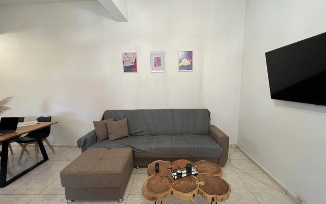 Cozy 1 Bd Apt in Therisos with Balcony
