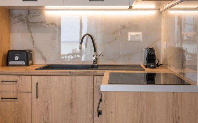 INDIGO BLUE Seaside Deluxe Apartments