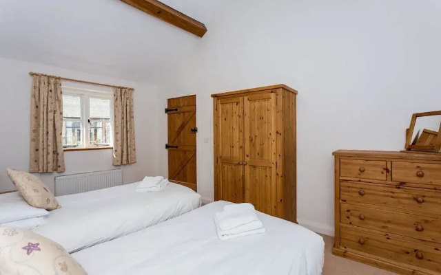 Classic Cotswolds Home near Littleworth