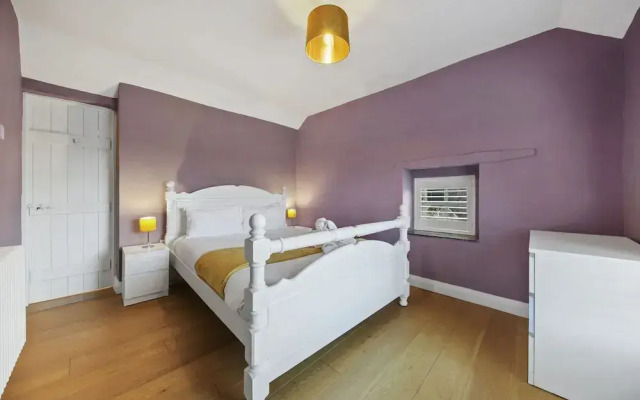 Host Stay Bradley House