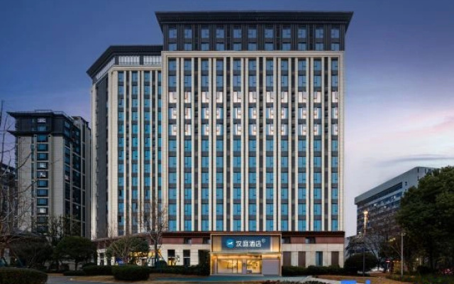 HanTing Hotel (Nanchang Tengwang Pavilion Shengjin Tower Subway Station)