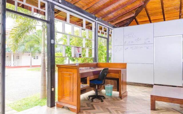 OYO 385 Sanri Villa Negombo