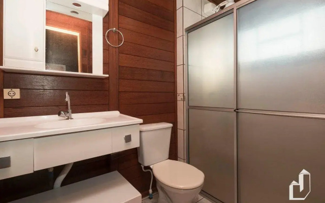 Casa com 03 dormitórios